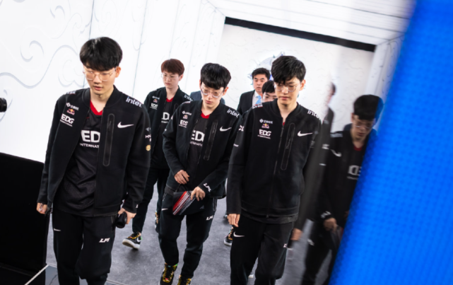 他凭借出色 他凭借出色